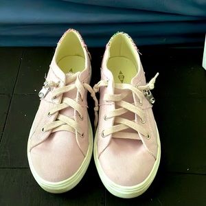 Lightly used tennis shoes.